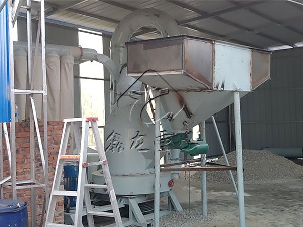 四川直通雷蒙磨粉机现场