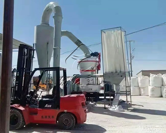 内蒙熟石灰磨粉生产现场